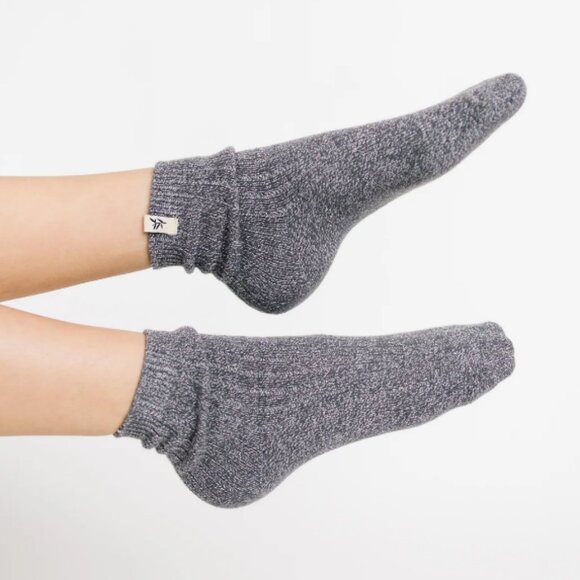 NWT Cozy Earth Socks Plush Modern Crew Socks - Slate Grey XS/S (W 6-10) - 3-pk - Picture 2 of 4